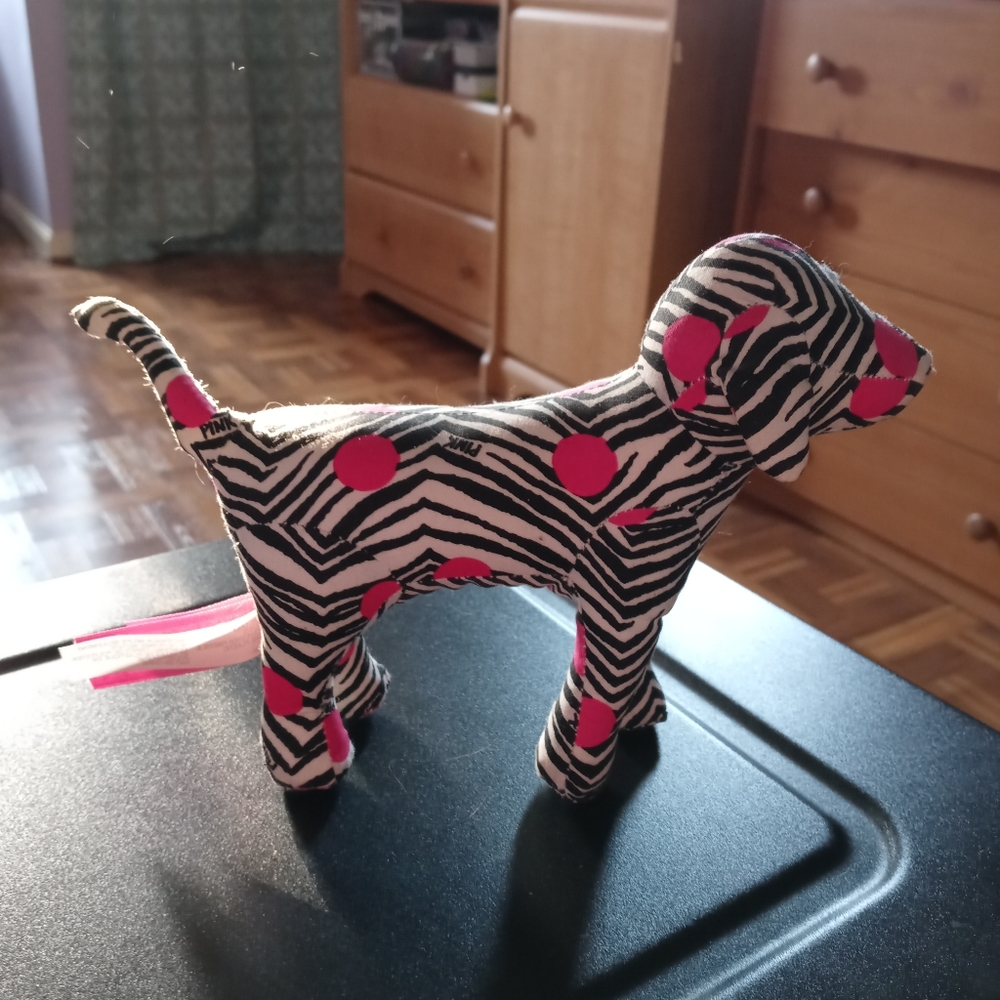 VS Pink Dog